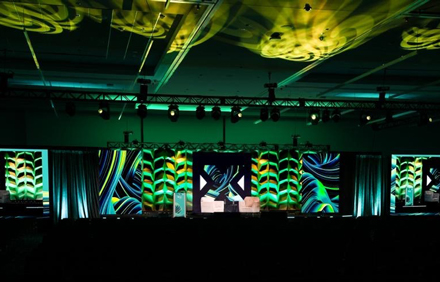 Trending Stage Designs Feature 440x282